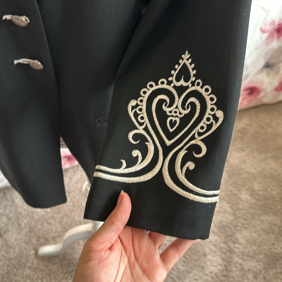 Karen Kane Vintage Wool Mock  Neck Fitted Blazer With Embroidery & Metal Buttons - Picture 3 of 13